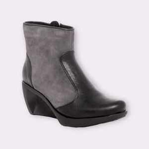 Naot Sky Ankle Boots | Gray Black Leather Suede | Size 7